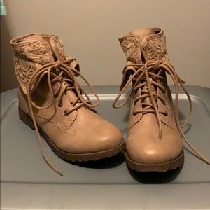 Lace up boots